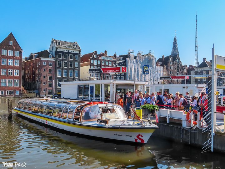 Amsterdam in April. Sounds awesome right? It is! Tulips, canal cruise, great food. I have the perfect relaxing two day spring weekend itinerary for you! #amsterdam #netherlands #holland #spring #april #weekend #itinerary #dutch #travel #destinations #europe