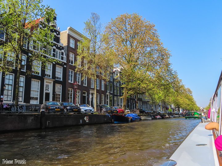 Amsterdam in April. Sounds awesome right? It is! Tulips, canal cruise, great food. I have the perfect relaxing two day spring weekend itinerary for you! #amsterdam #netherlands #holland #spring #april #weekend #itinerary #dutch #travel #destinations #europe