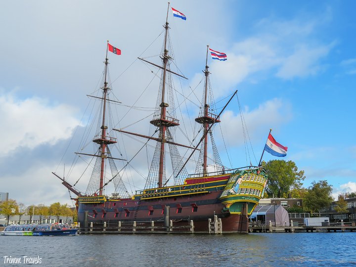 Amsterdam in April. Sounds awesome right? It is! Tulips, canal cruise, great food. I have the perfect relaxing two day spring weekend itinerary for you! #amsterdam #netherlands #holland #spring #april #weekend #itinerary #dutch #travel #destinations #europe