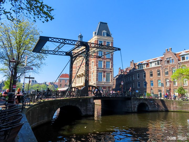 Amsterdam in April. Sounds awesome right? It is! Tulips, canal cruise, great food. I have the perfect relaxing two day spring weekend itinerary for you! #amsterdam #netherlands #holland #spring #april #weekend #itinerary #dutch #travel #destinations #europe