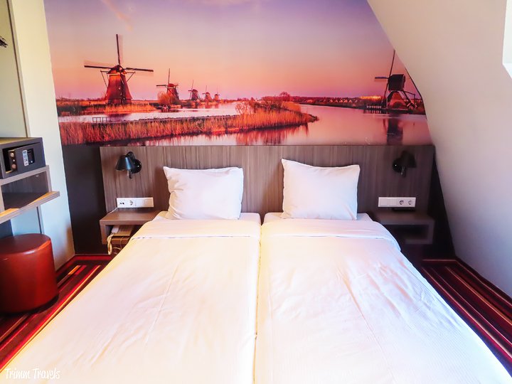 Amsterdam in April. Sounds awesome right? It is! Tulips, canal cruise, great food. I have the perfect relaxing two day spring weekend itinerary for you! #amsterdam #netherlands #holland #spring #april #weekend #itinerary #dutch #travel #destinations #europe