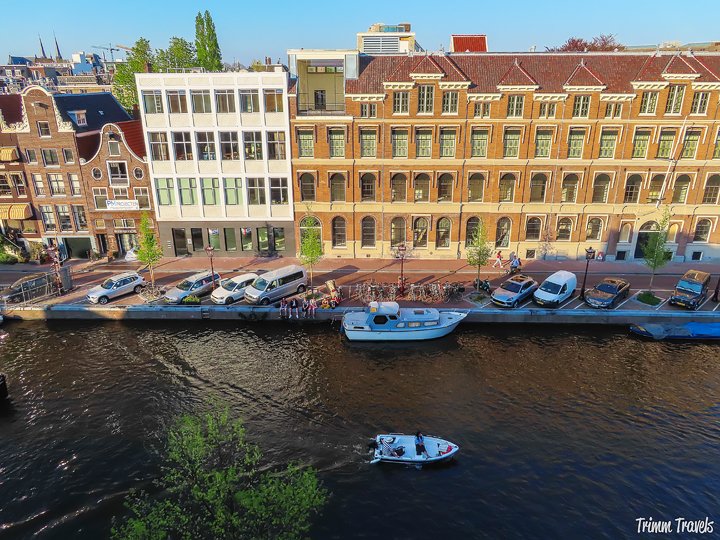 Amsterdam in April. Sounds awesome right? It is! Tulips, canal cruise, great food. I have the perfect relaxing two day spring weekend itinerary for you! #amsterdam #netherlands #holland #spring #april #weekend #itinerary #dutch #travel #destinations #europe