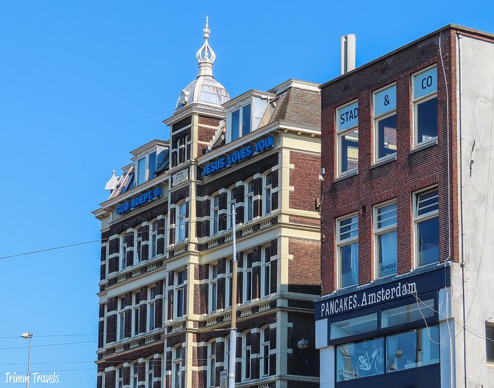 Amsterdam in April. Sounds awesome right? It is! Tulips, canal cruise, great food. I have the perfect relaxing two day spring weekend itinerary for you! #amsterdam #netherlands #holland #spring #april #weekend #itinerary #dutch #travel #destinations #europe