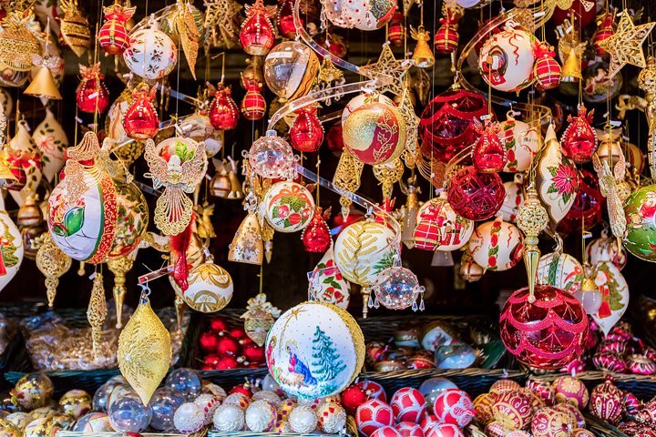 Christmas is a magical time of the year. Visiting one of these best Christmas markets in the USA is a great way to get on your holiday cheer! #christmas #holiday #markets #usa #unitedstates #travel