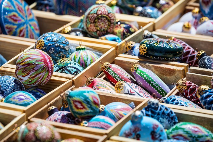 Christmas is a magical time of the year. Visiting one of these best Christmas markets in the USA is a great way to get on your holiday cheer! #christmas #holiday #markets #usa #unitedstates #travel